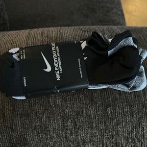 Nike no show socks